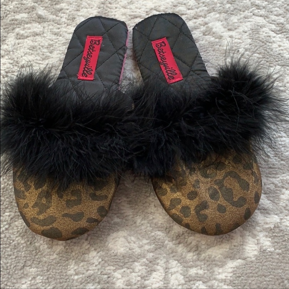 Betsyville feather cheetah slippers